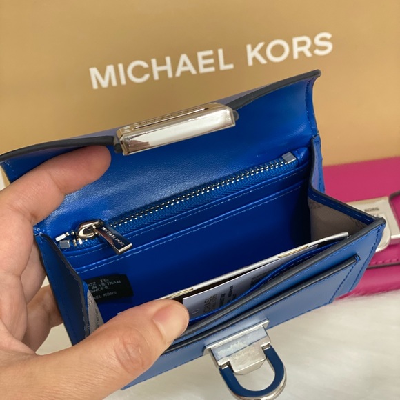 MK SMALL FLAP LEATHER WALLET - Picture 3 of 4